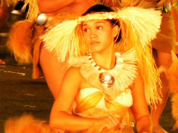 32- Une danseuse du Heiva 